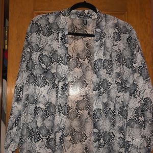 Sheer snake skin kimono from H&M.